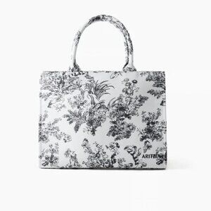 Aritzia Keep Tote in Black and White Toile Floral Print NWT